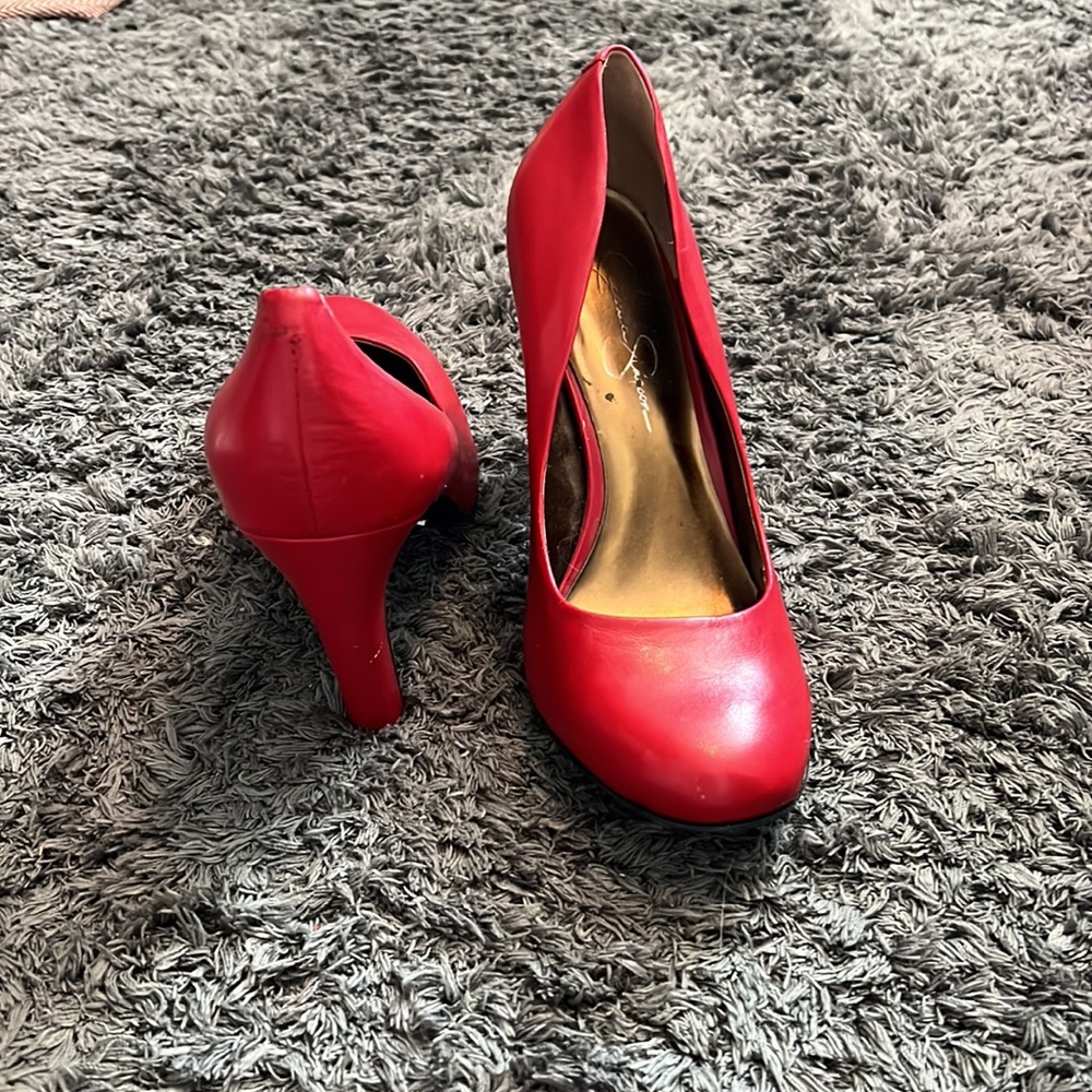 Sexy red heels - Picture 3 of 4